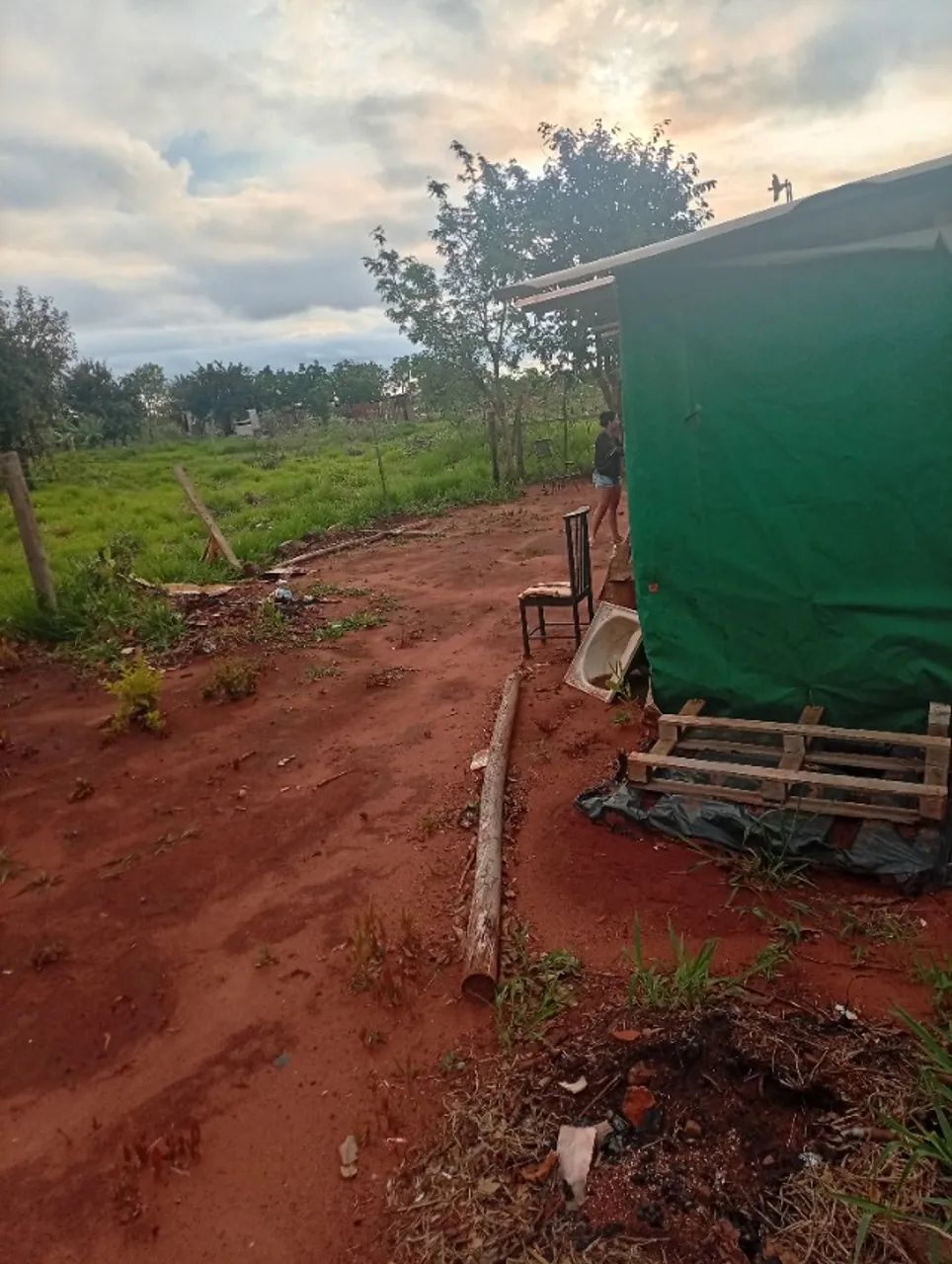  Vendo um terreno cm barraco .  - Foto 4