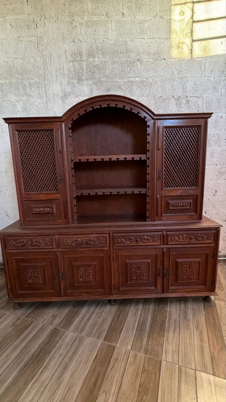 Conjunto Buffet com oratório e mesa com 8 cadeiras em sucupira - Foto 2