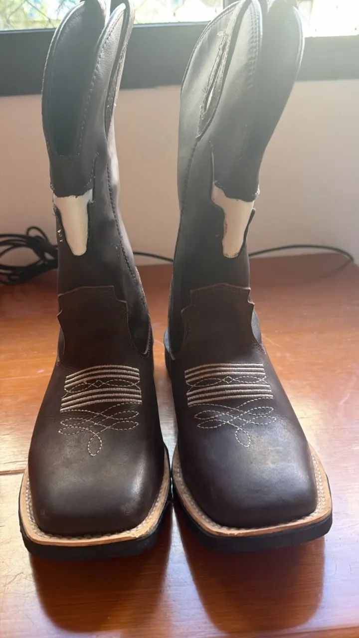 Botina masculina de couro tamanho 39 - Foto 4