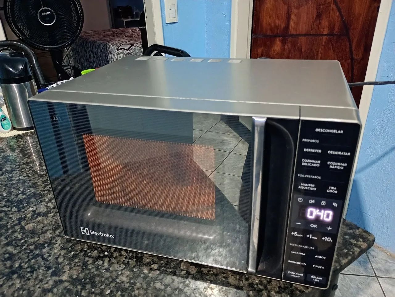Microondas 23 litros Eletrolux entrego