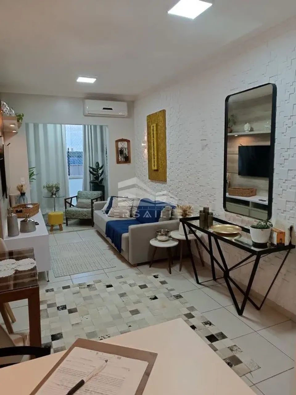 Apartamento semi-mobiliado