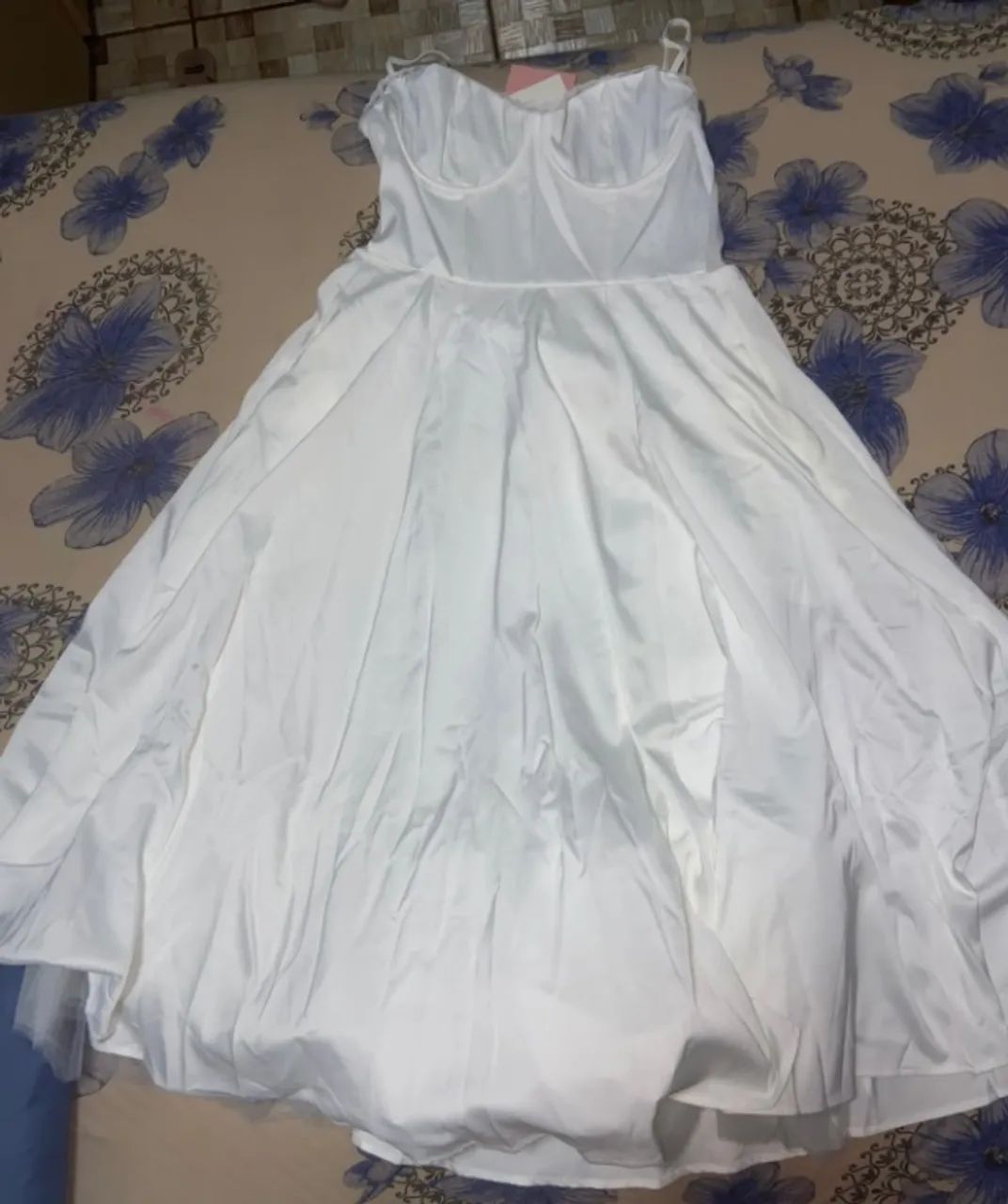 Vestido branco rodado da marca Singular. - Foto 4
