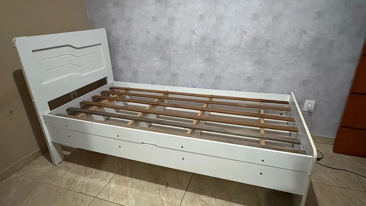 Vendo cama de solteiro  - Foto 2