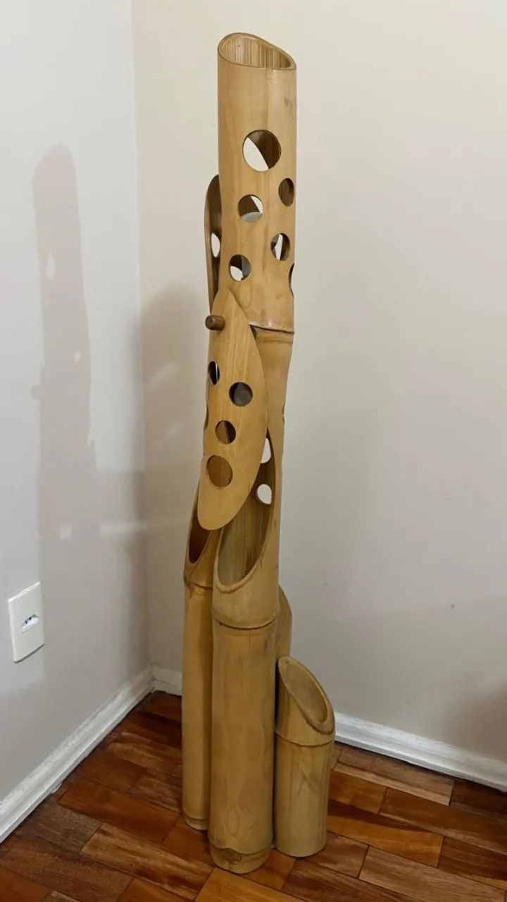 Luminária de Chão Artesanal em Bambu - Design Exclusivo