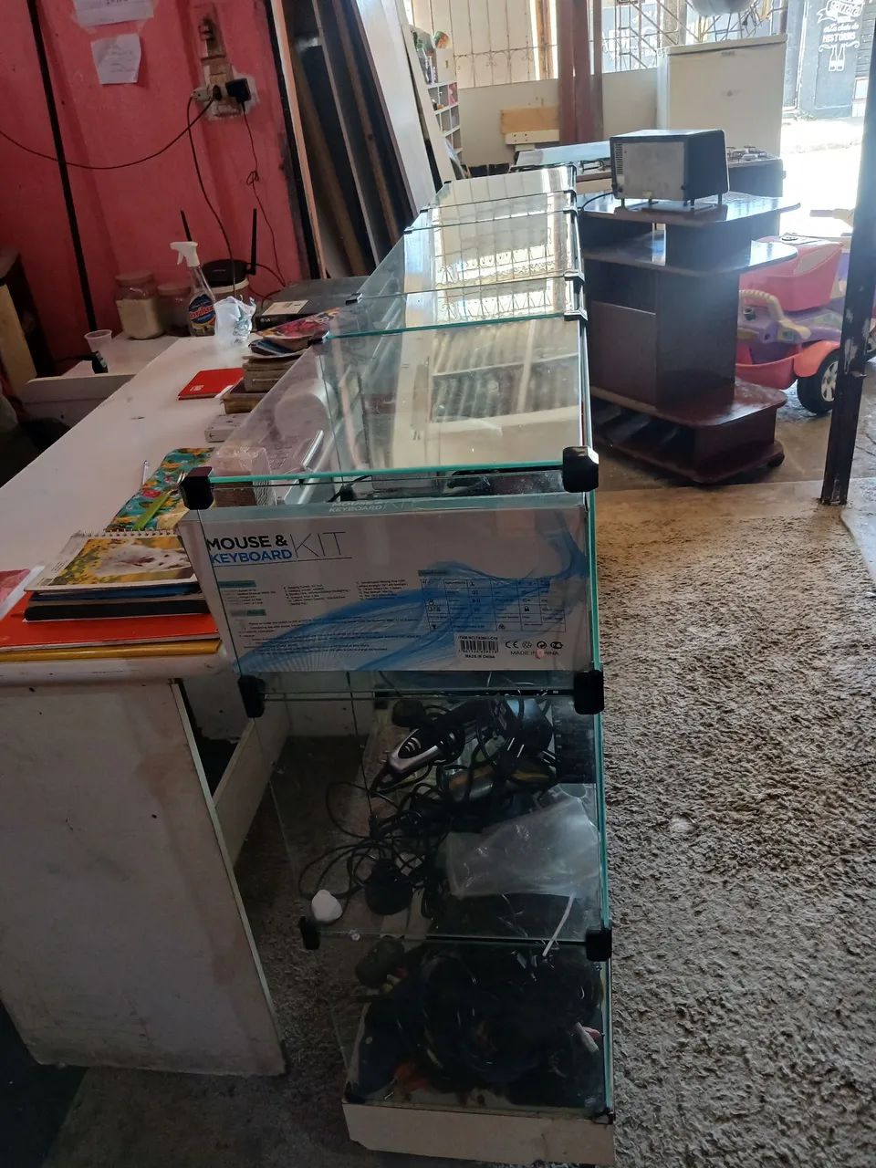 Vende-se balcão expositor para loja - Foto 3