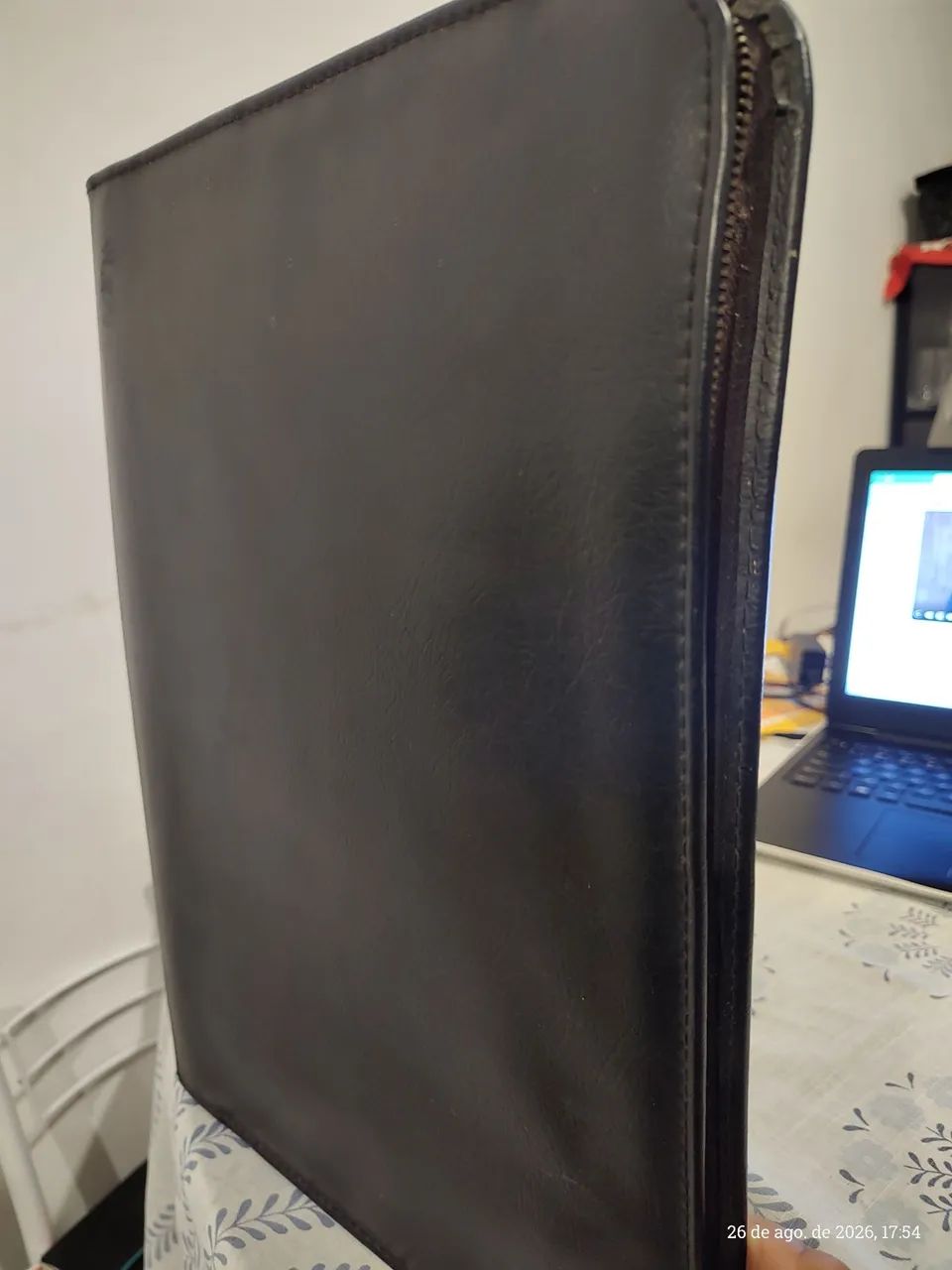 Pasta para documentos em couro na cor preta  - Foto 4