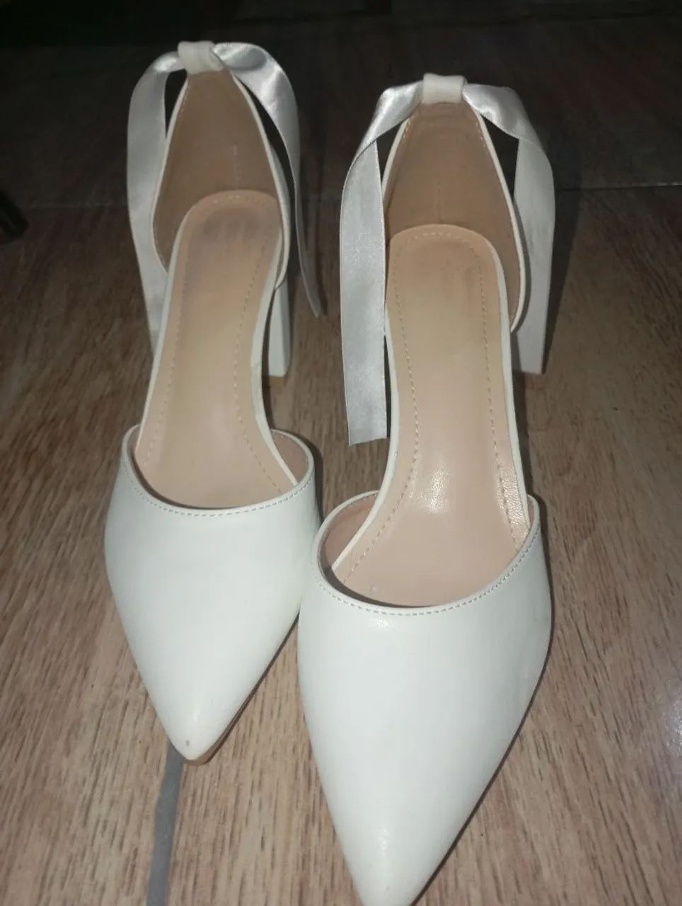 Salto scarpin branco 