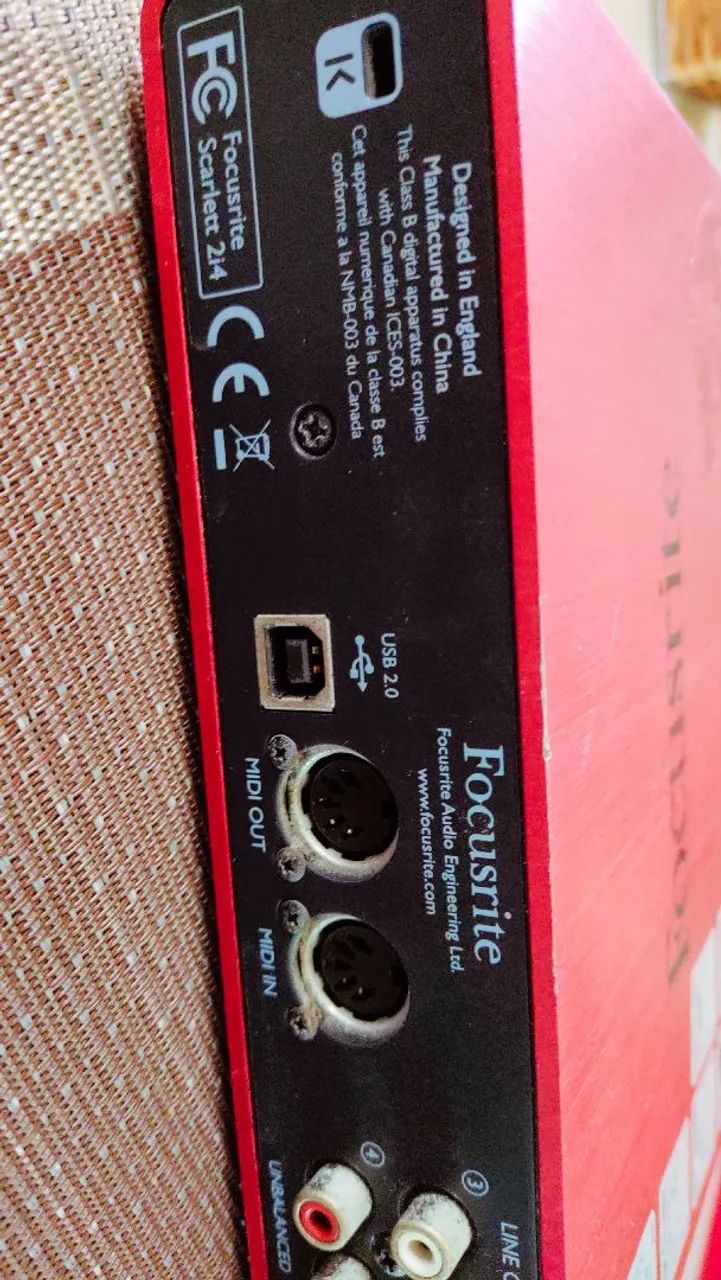 Focusrite Scarlett 2i4 - Foto 3