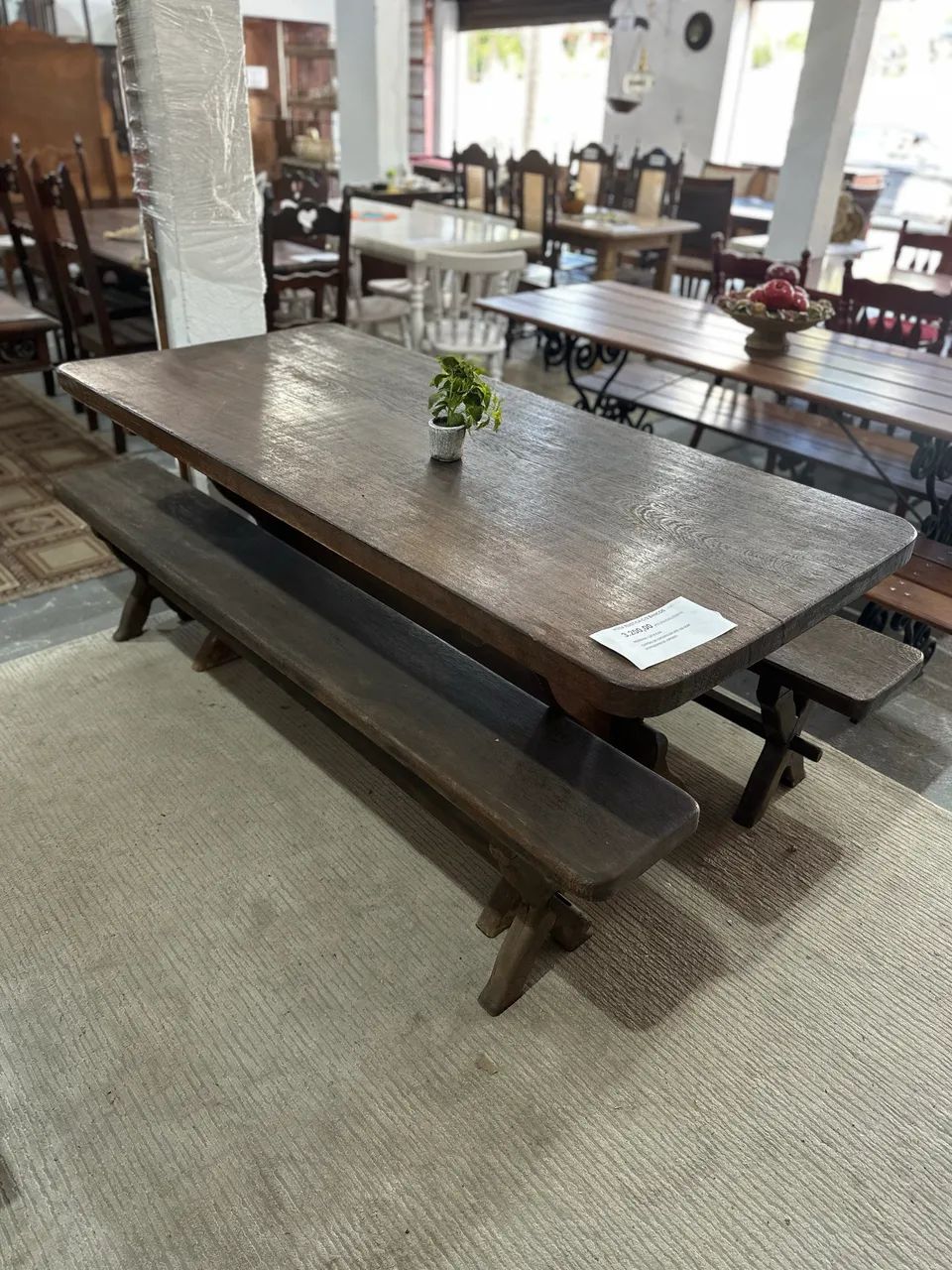 Mesa de Madeira Maciça com 2 bancos - Foto 4