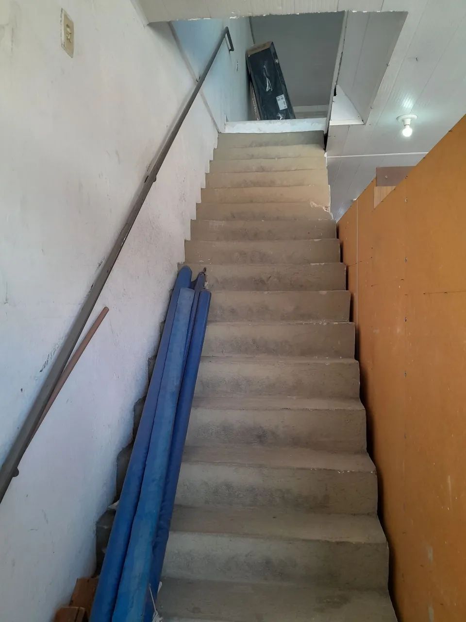 Alugo um ponto comercial no 1 andar um galpão  - Foto 2