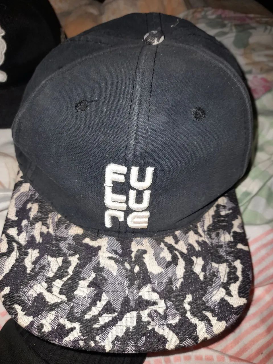 4 bonés (2 MESS LIFESTYLE, 1 FUTURE, 1 SWEEP) - Foto 5