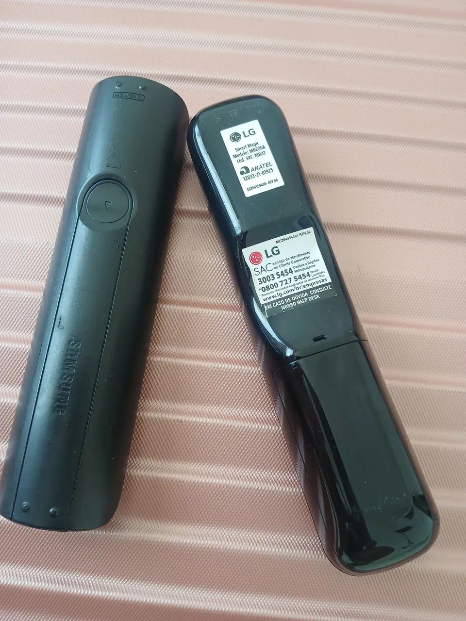Dois controles remotos, com preço de um. - Foto 2
