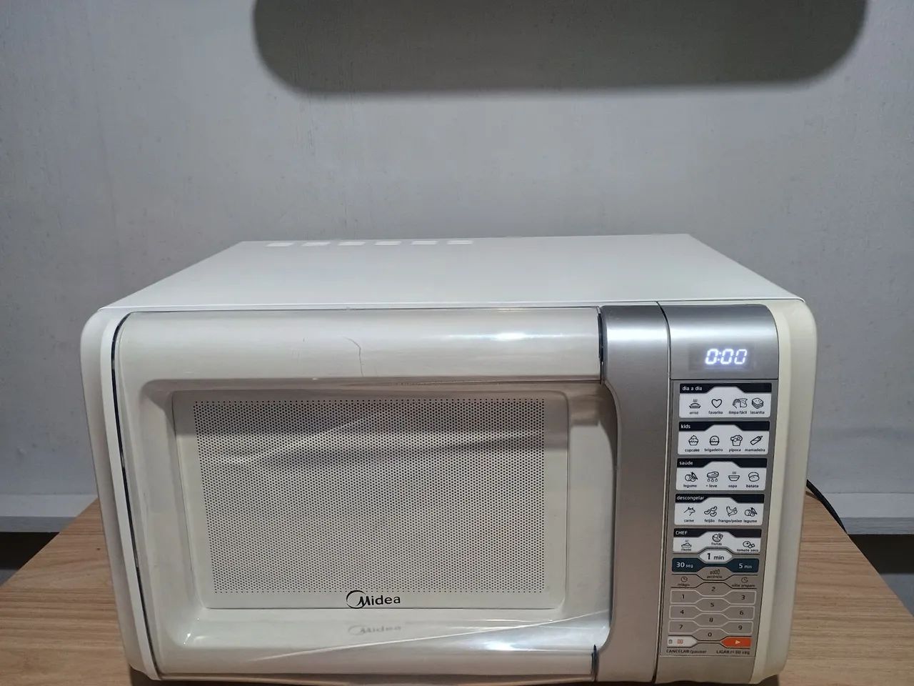 Microondas Midea 32L