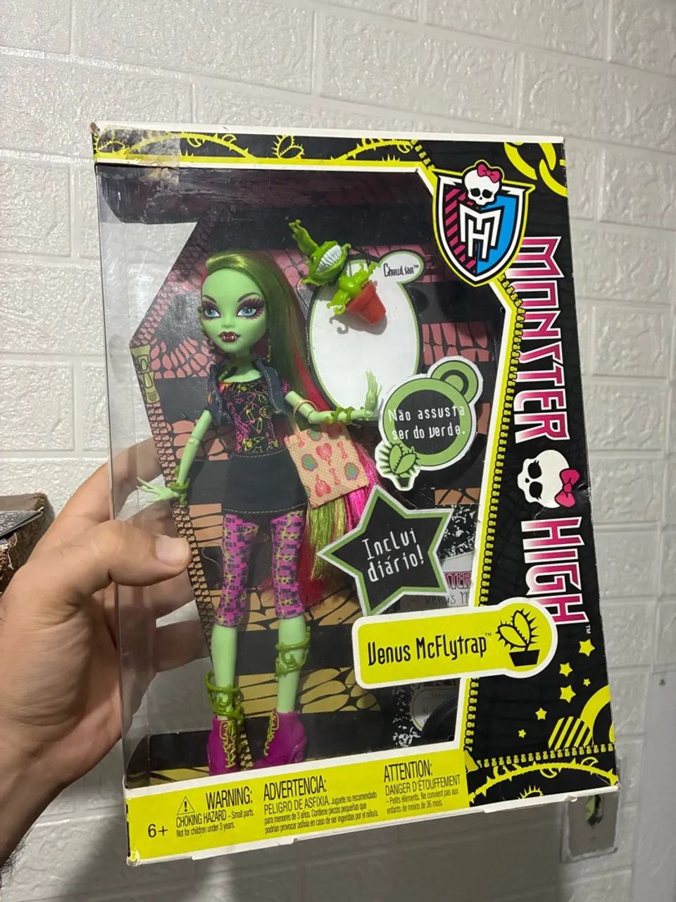 2 Monster high na Caixa Venus e jane 