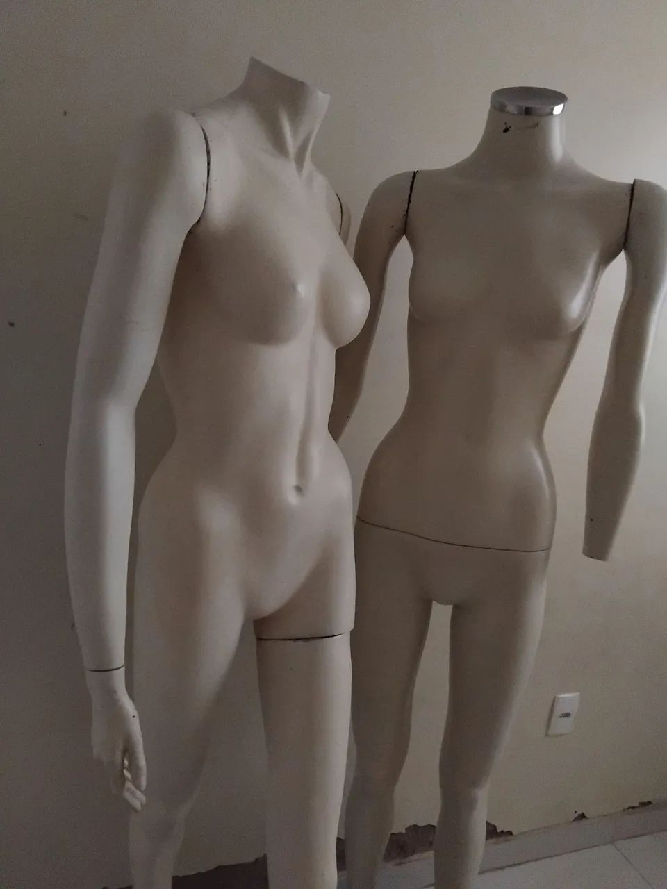 Produtos  de  loja  feminina. 