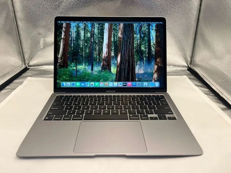 MacBook Air M1 2020 256/8GB Prata 93% 110 Ciclos Semi Novo Loja