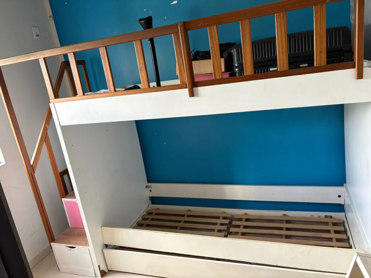 Triliche 100% Mdf e madeira com gavetas  - Foto 3