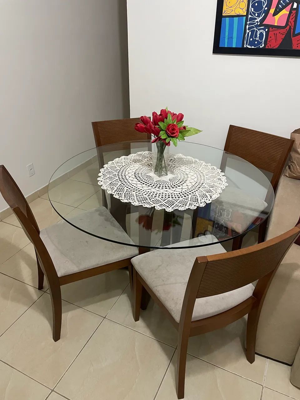 Vendo Mesa com 4 cadeiras 