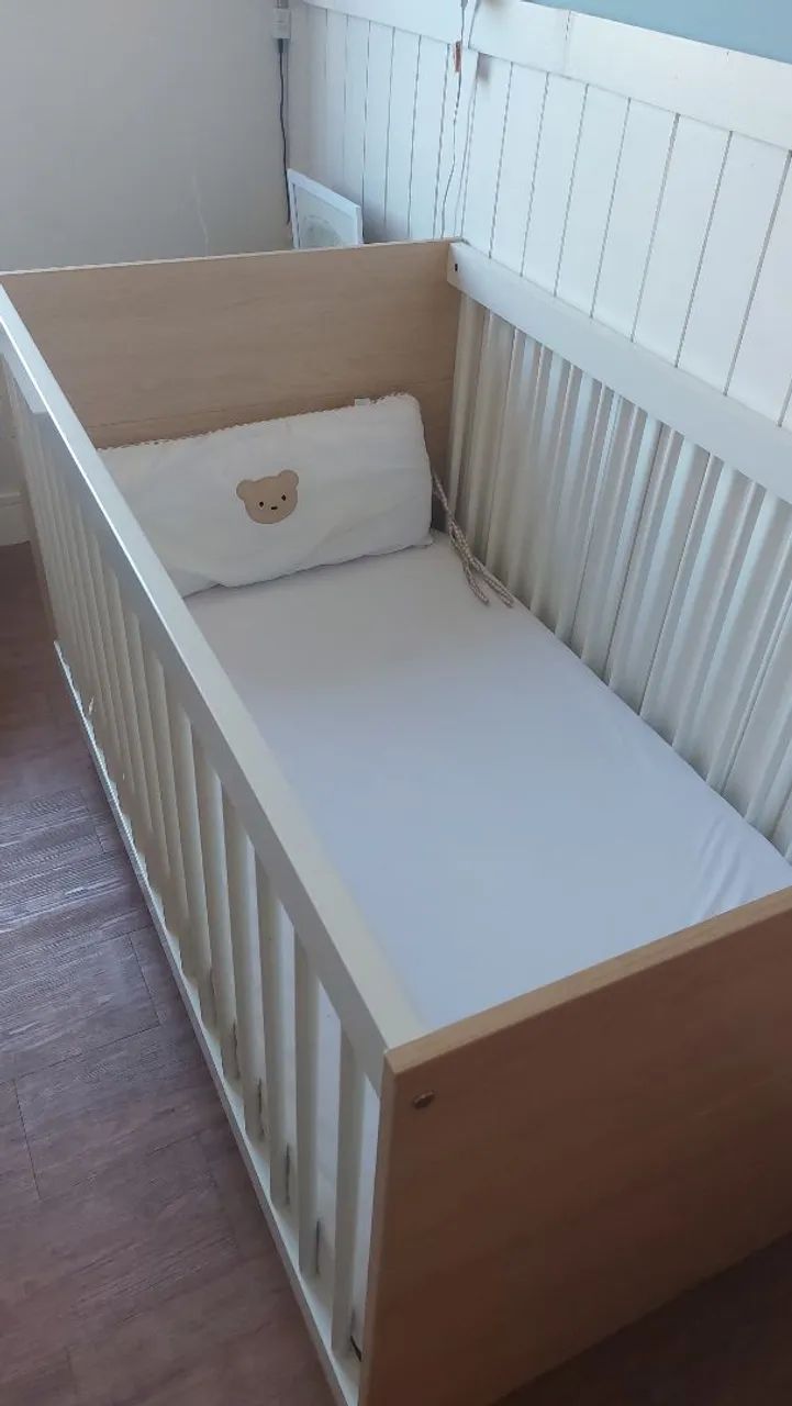 BERÇO QUE VIRA CAMA EM MDF E MADEIRA + COLCHÃO ORTOBOM  - Foto 3