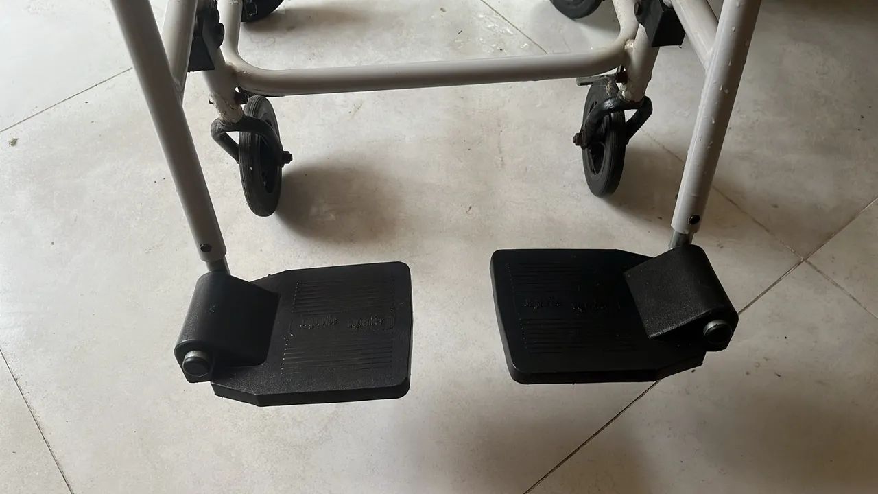 Cadeira higiênica  - Foto 4