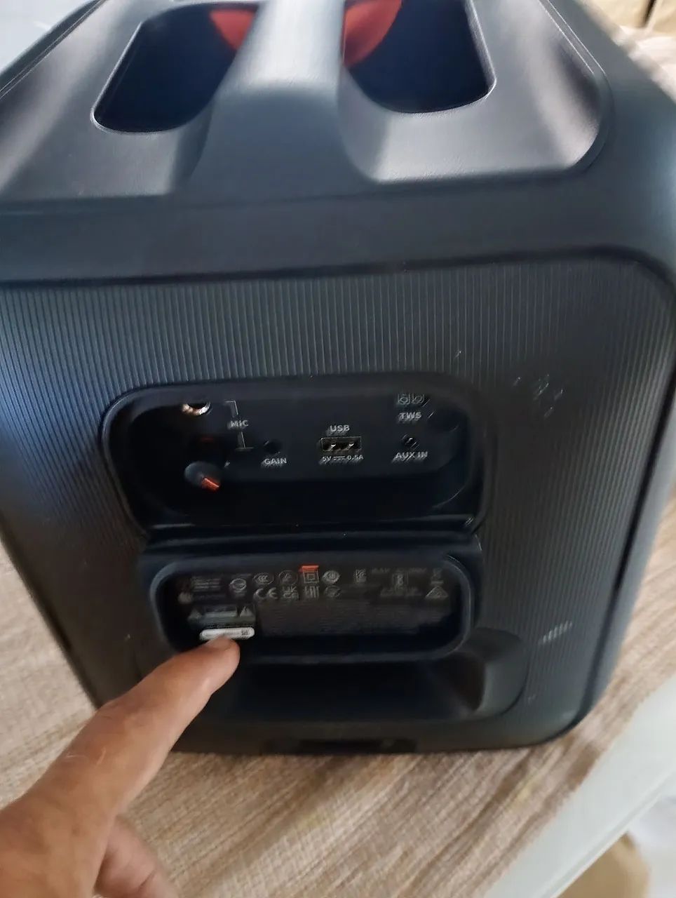JBL Encore super conservada bateria não viciada  - Foto 3