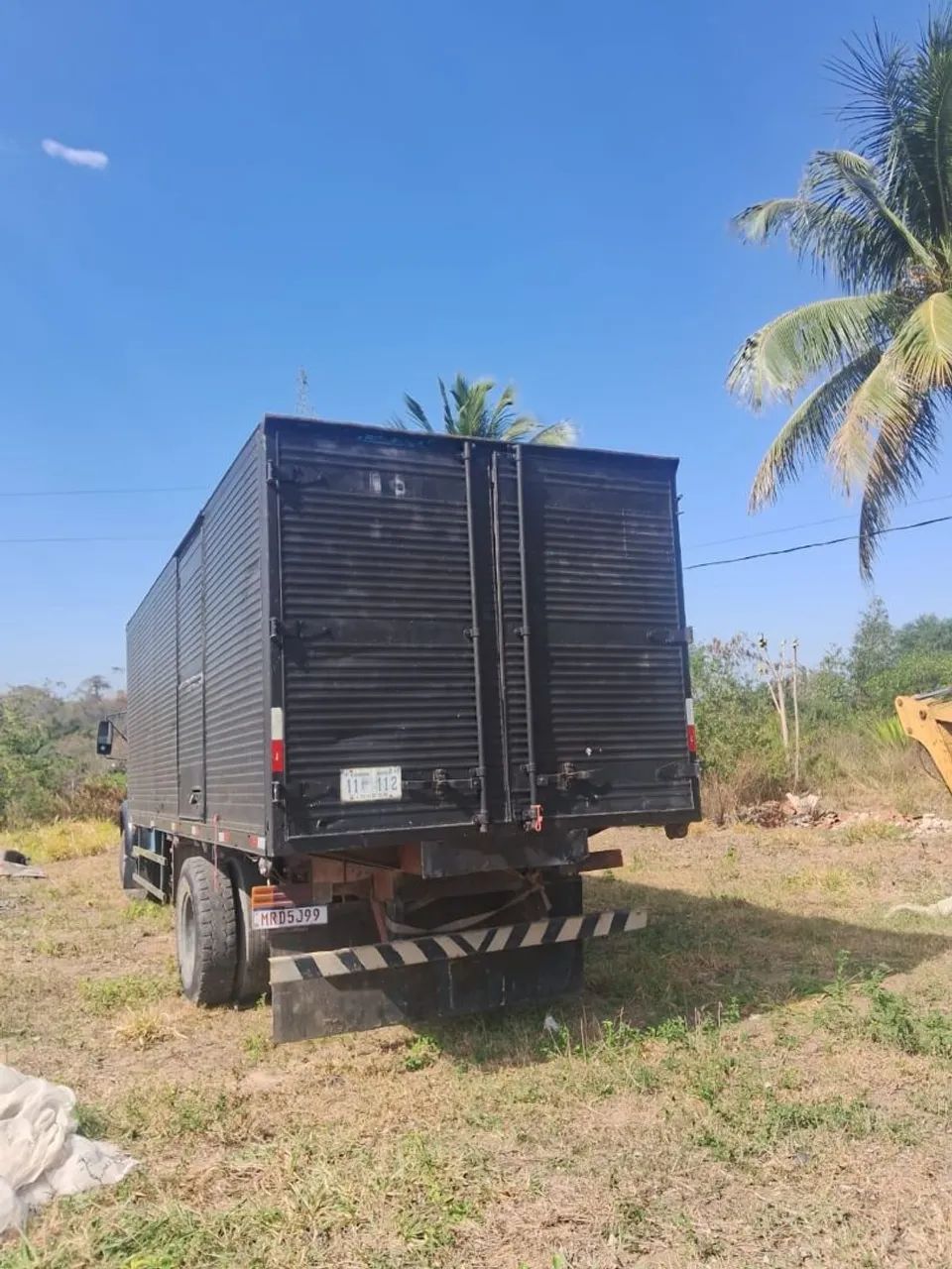 Caminhão MB1113, baú  - Foto 5