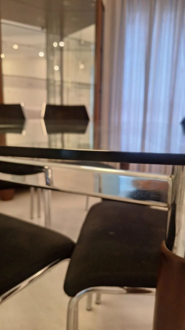 Mesa de jantar com 6 cadeiras - ótimo estado - Foto 4
