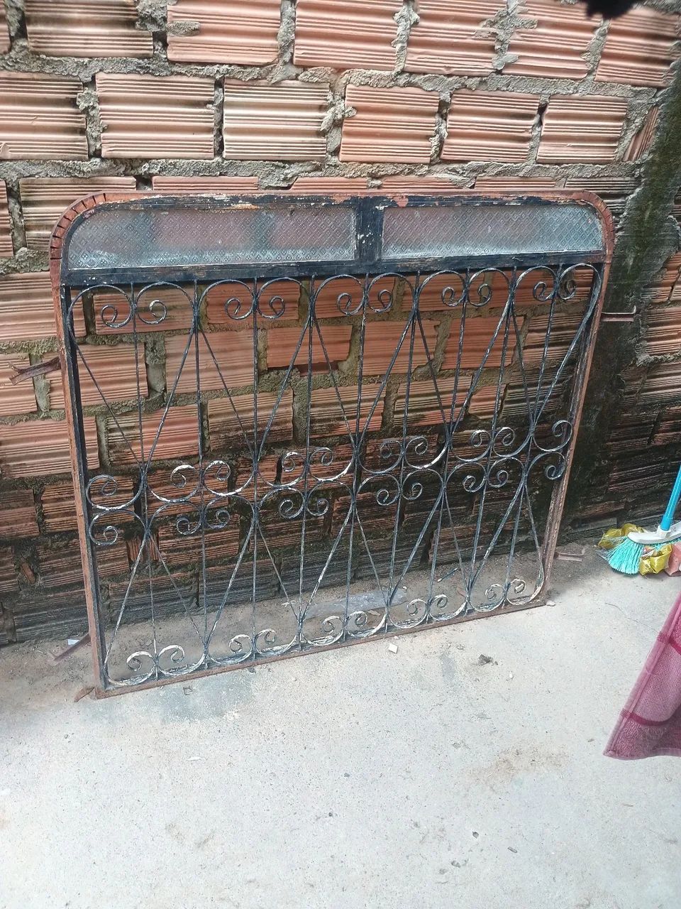 Porta e janela de ferro 300 reais - Foto 2