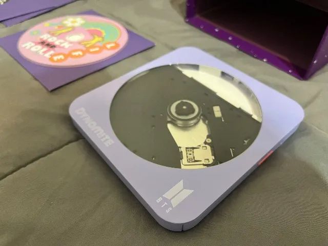 DVD Album player BTS Dynamite Toca CD e DVD - Foto 5