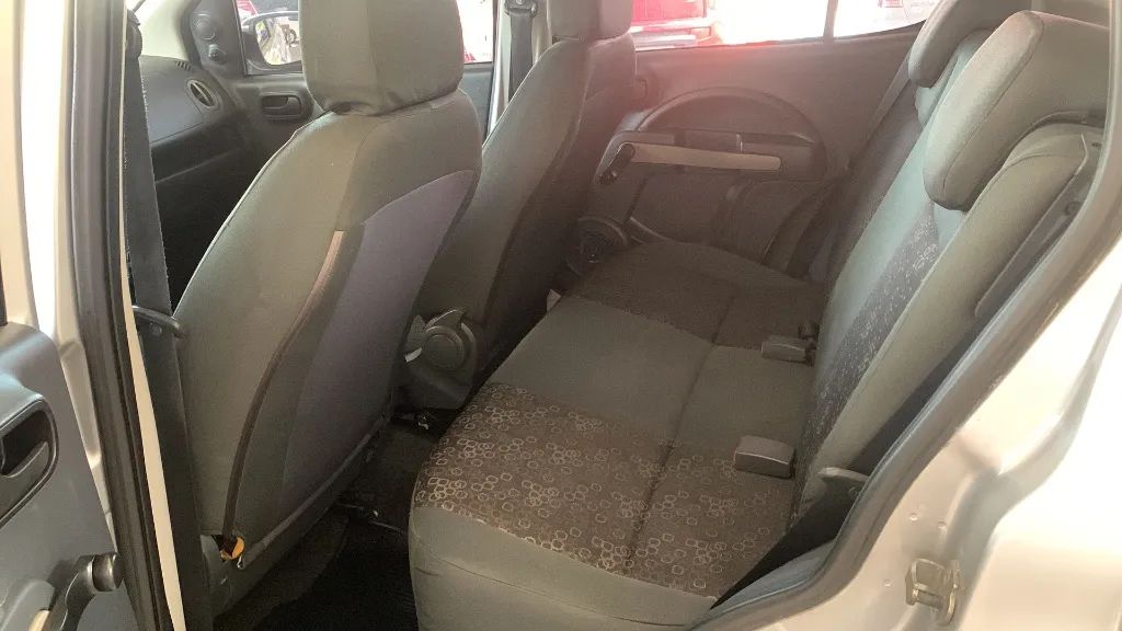 Fiat Uno WAY Celeb. 1.0 EVO Fire Flex 8V 5P 2012 - Foto 3