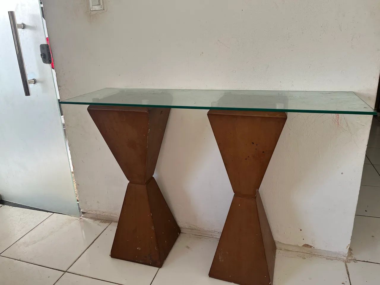Vendo cômoda com tampo de vidro. Valor a negociar  - Foto 2