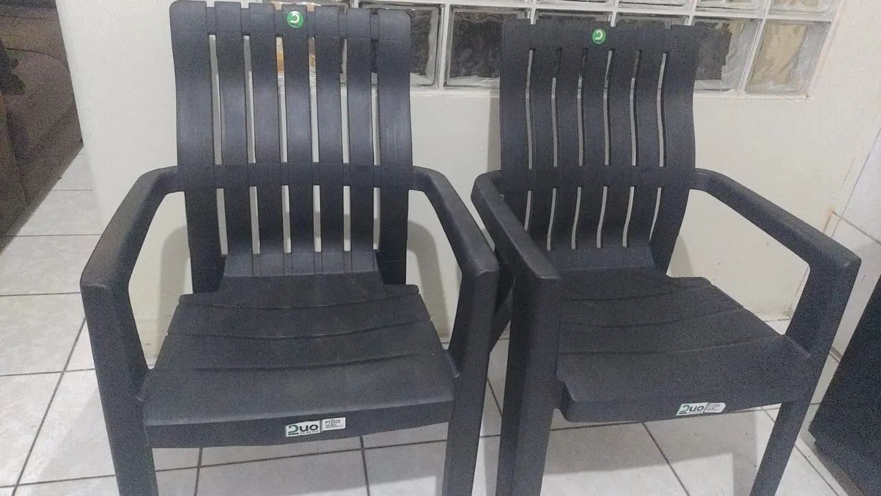 Cadeiras novas .