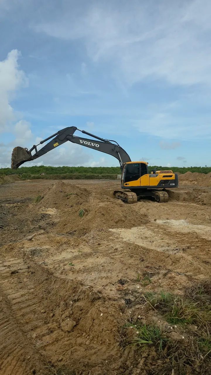 Aluguel de Escavadeira Volvo 
