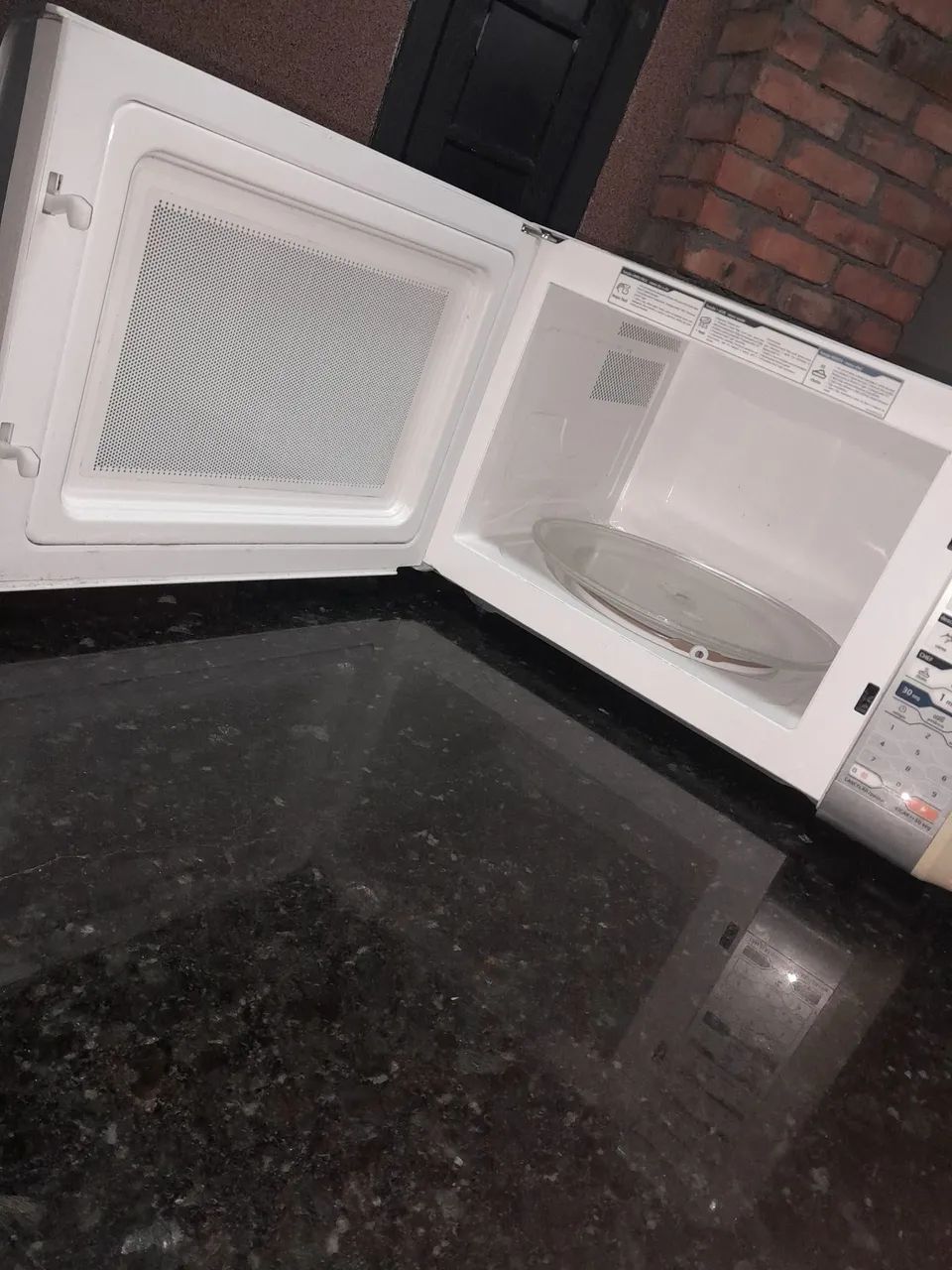 Microondas da marca Midea 34 litros bem novinho  - Foto 5