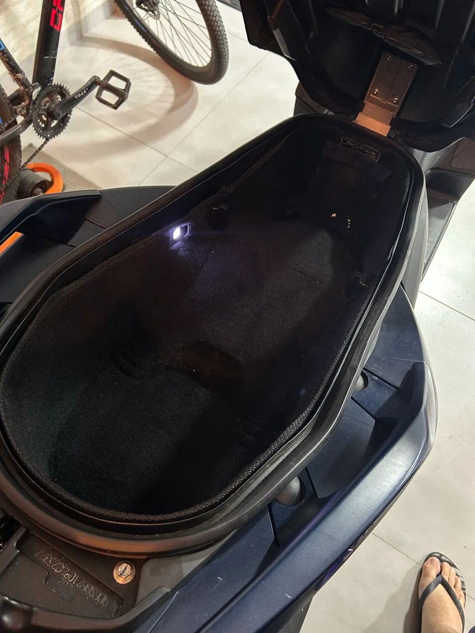 XMax 250, ABS - Ano 2024 - Foto 5
