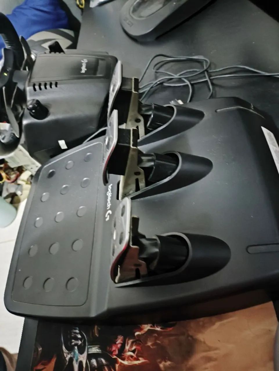 Volante G29 Logitech para PS4, PS5 e PC - Foto 4