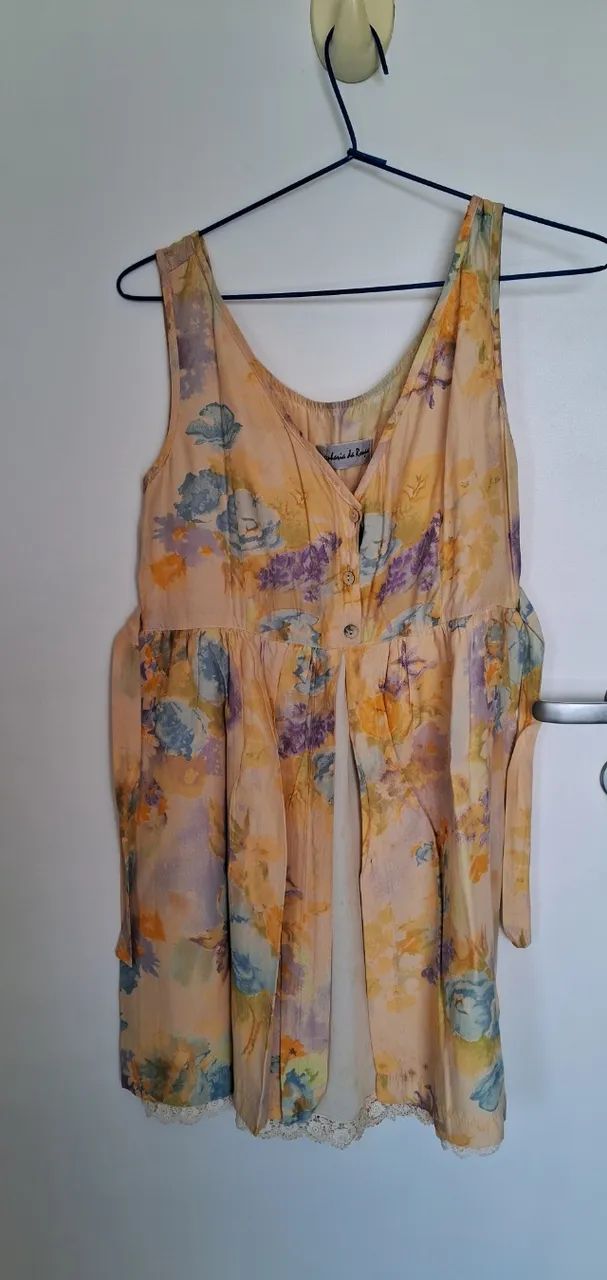 Lindo Vestido em Viscose e Tecido Forrado