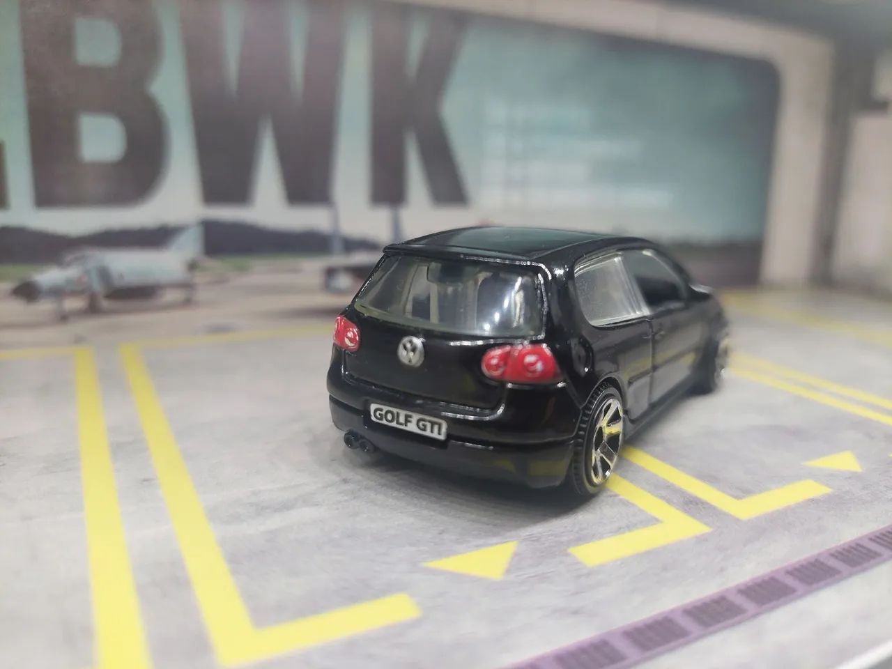 Matchbox VW Golf V GTi 1/64 - Foto 4