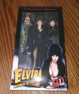 Action Figure/Boneca Elvira Rainha das Trevas. NECA. ORIGINAL. COM CAIXA. USADA. COMPLETA. - Foto 2