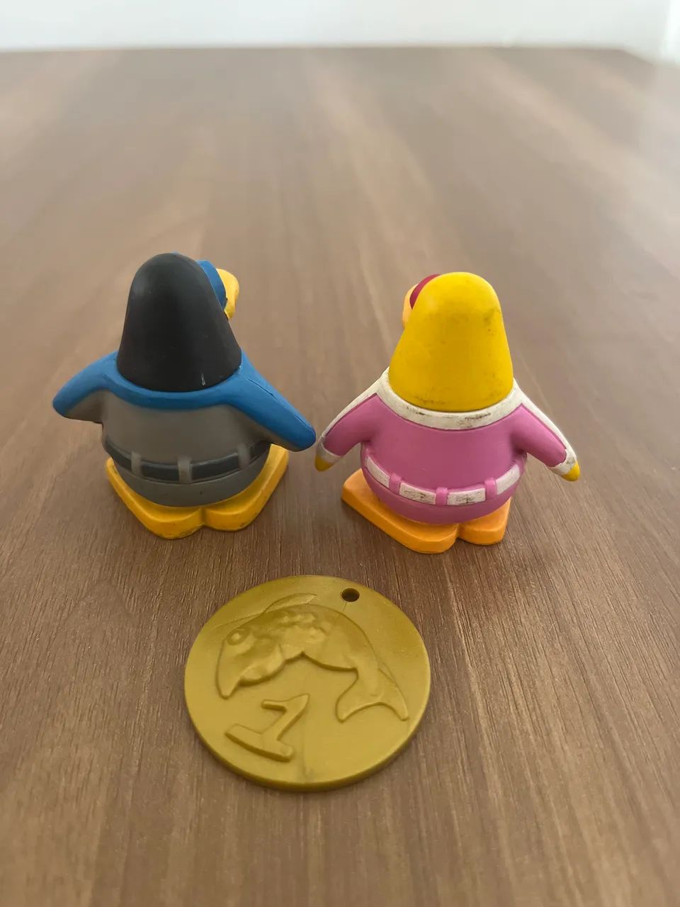 Club Penguin heróis + moeda - Foto 2