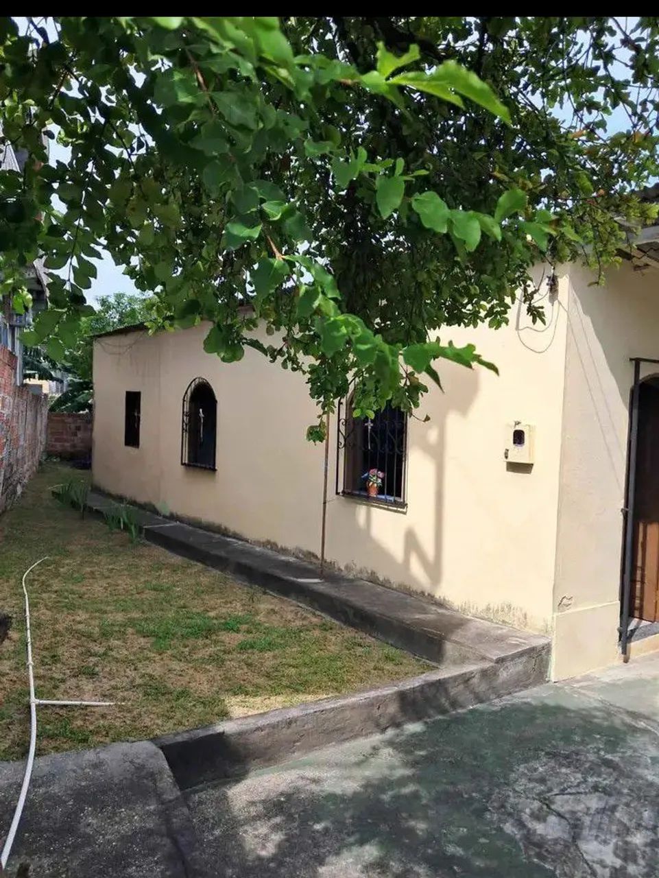 CASA À VENDA EM BENEVIDES (SO46)