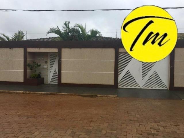 Linda casa térrea em lote de 800m²