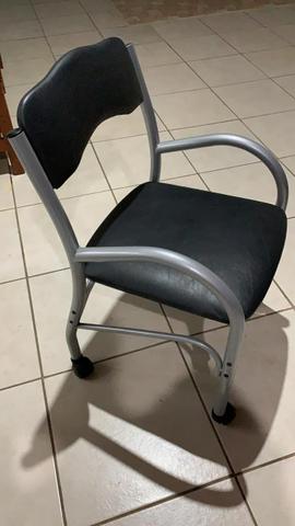 Cadeira de escritório - Foto 2
