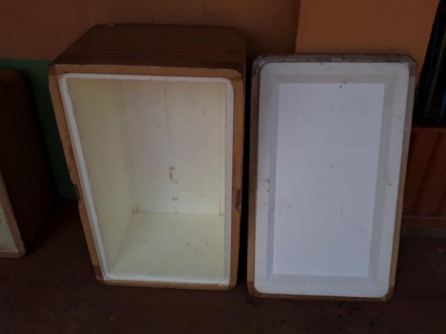 Vendo 2 cx di.izópór i uma balanca