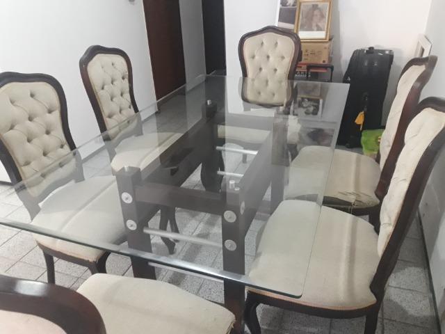 Conjunto Clássico De Mesa C/ Tampo De Vidro e 6 Cadeiras