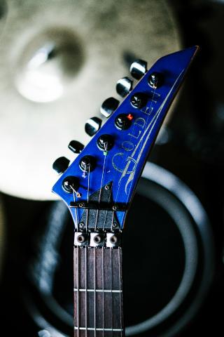 Guitarra Golden + Amplificador Crate - Foto 4