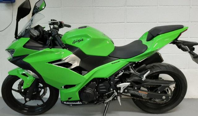 Kawasaki ninja 400 2019 ( moto como saiu da loja ) - Foto 17