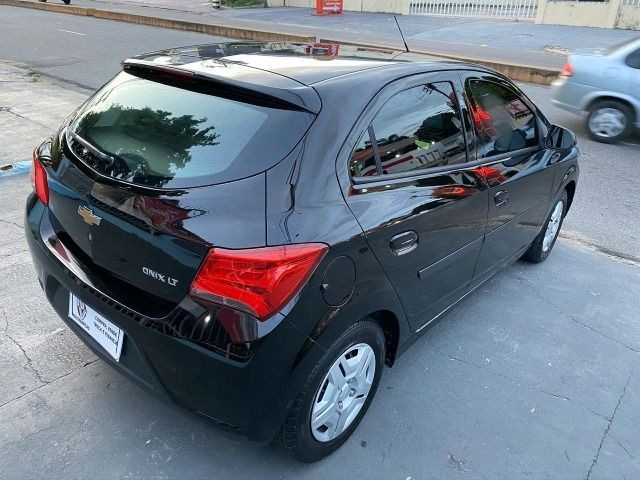 Onix lt 1.0 2017 com my link 5mil de entrada - Foto 4