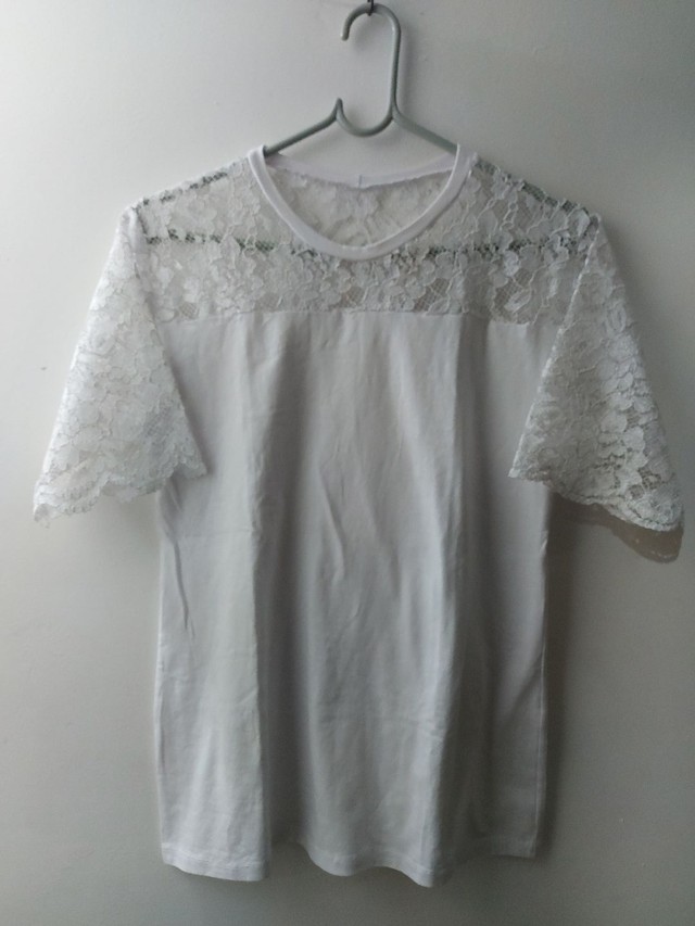 Blusinha com renda, tam P