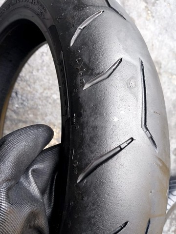 pneu usado pirelli  diablo rosso corsa 120/70-17 - Foto 2